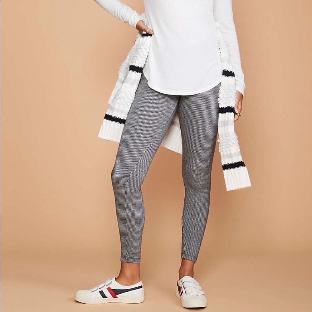 Lou and Grey Houndstooth Ponte Leggings